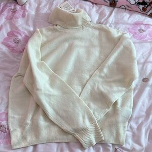 Premium lamb wool sweater